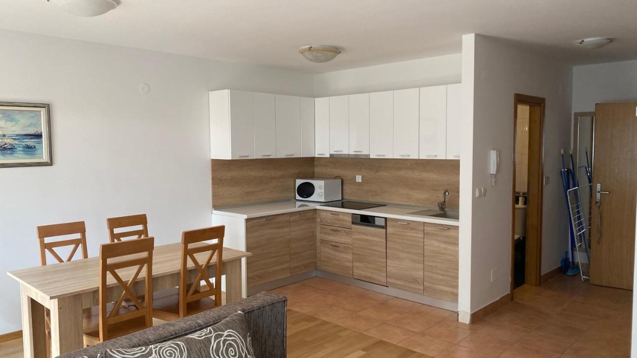 Apartmani Funda Bol Eksteriør billede