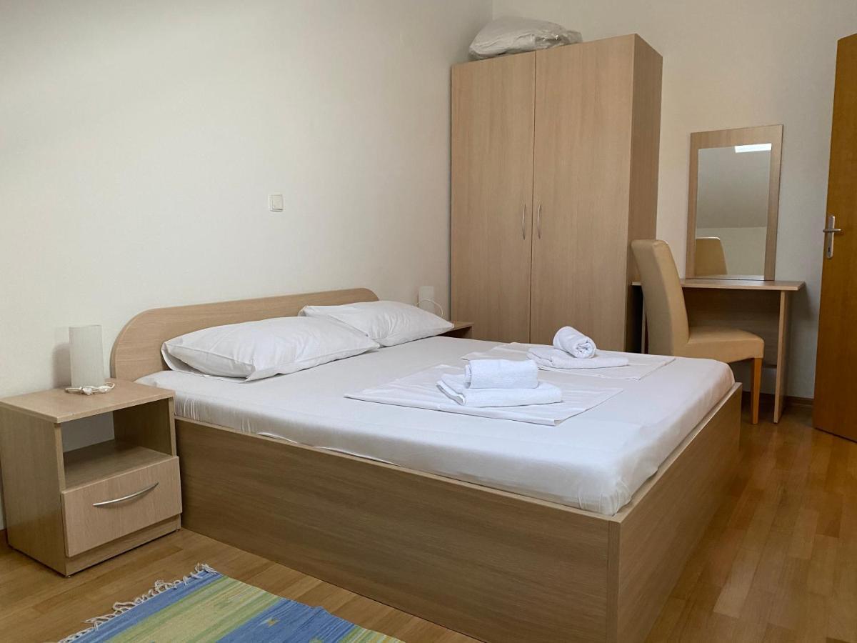 Apartmani Funda Bol Eksteriør billede