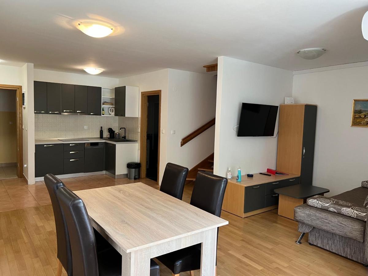 Apartmani Funda Bol Eksteriør billede